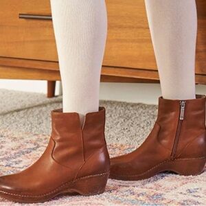 Dansko Meghan Boot